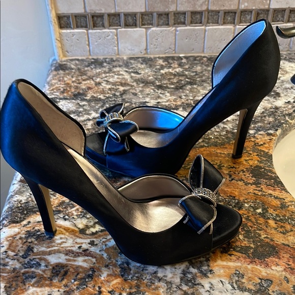 Nine West Black Peep Toe Heels - Picture 7 of 7